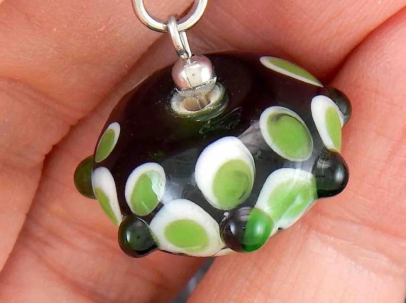 wedding pendant necklaces for women -14-inch necklace with black saucer-shaped Murano glass bead, 3-dimensional green and white dots, stainless steel chain